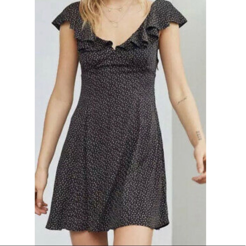 Kimchi Blue Floral Ruffle Neck Mini Dress (S)